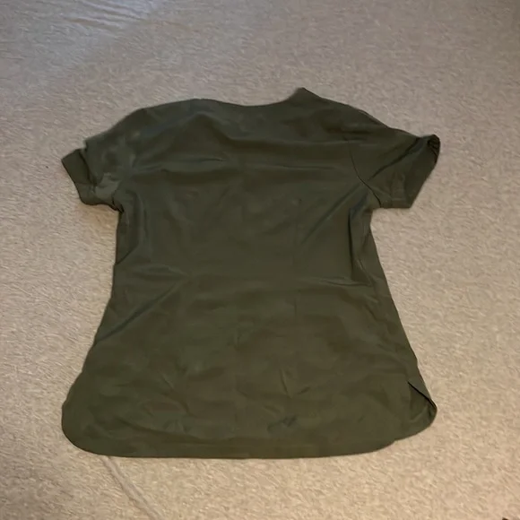 SCRUB TOP, Size small - Picture 2 of 2